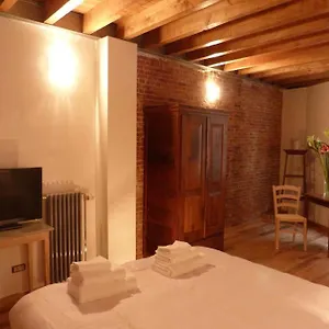 L'auberge De L'éclipse Habitación en casa particular