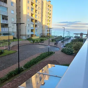 https://pe-na-areia-proximo-ao-beto-carreiro.santa-catarina-brasil.com