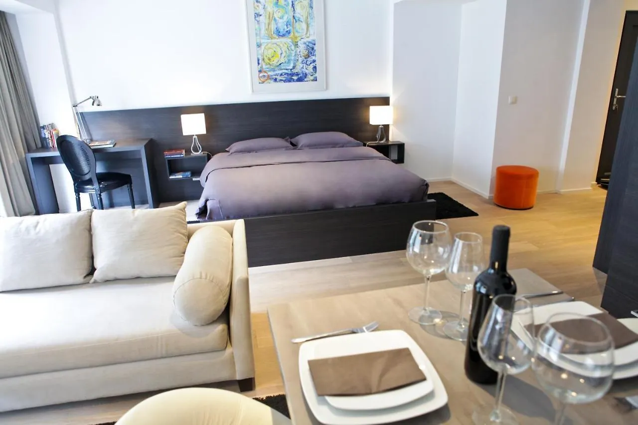 Flat Moliere location